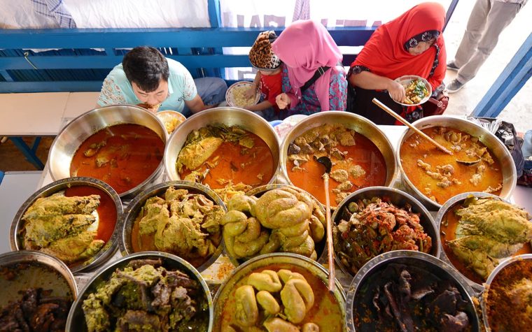 10 street food terfavorit di indonesia versi warga lokal