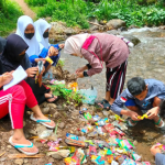 peran komunitas dalam menekan sampah plastik